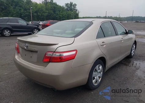 2008 Toyota Camry Ce/Le/Xle/Se z USA, uszkodzony, nr VIN 4T1BE46K88U232789